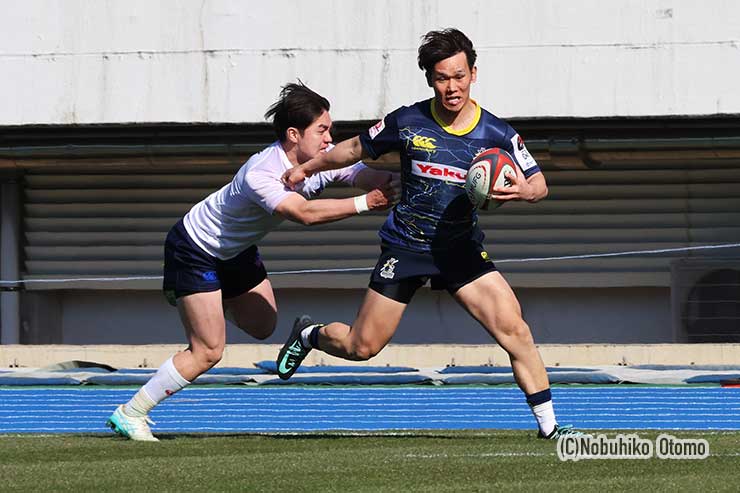 戸田WTB土井を昭島SH新和田が止める