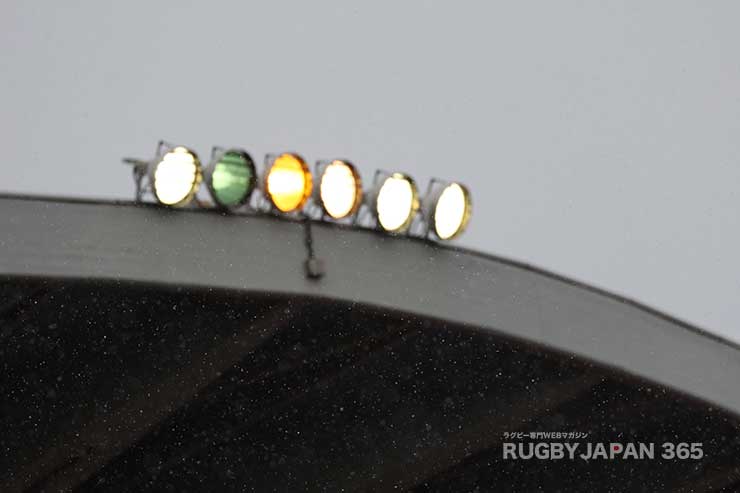 後半途中から照明が入った