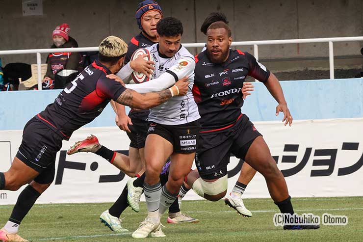 モウンガのトライ