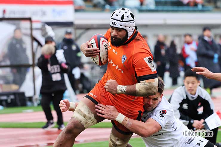 ハットトリックを決めたマキシファウルア