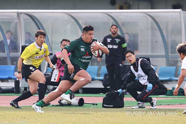 前半38分ラインアウトからサインプレーで宮里侑樹が突破