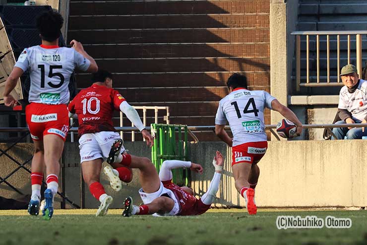 松永貫汰が反応しトライ