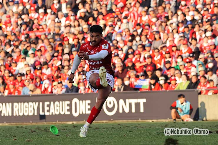 リッチー・モウンガがゴールを決めてブレイブルーパスが逆転