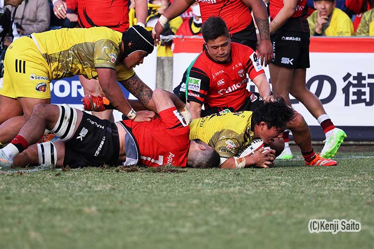 後半14分、堀越康介の逆転トライ