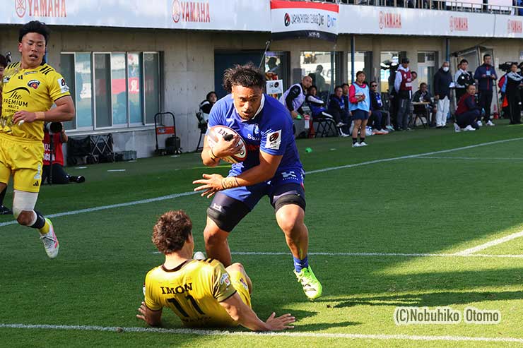 LOダニエル・マイアヴァのトライ