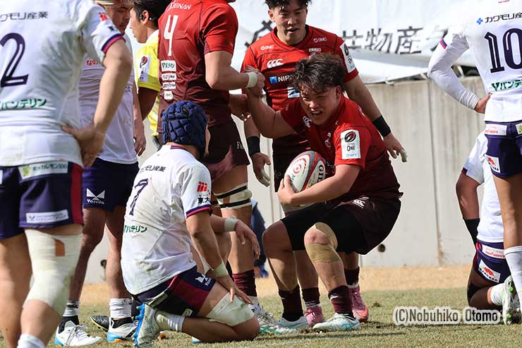 前半26分、釜石HO西林がトライ