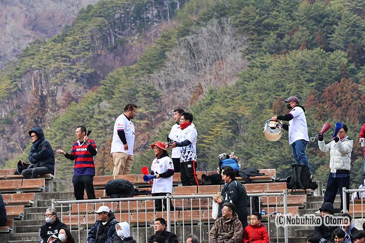 遠路駆け付けた花園サポーターの太鼓が鳴り響いた