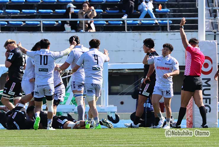 後半3分、静岡HO日野のトライ