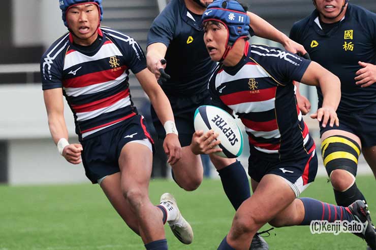 前半29分、WTB大和哲将(1年生)がトライを決め前半は7-7の同点で終えた。