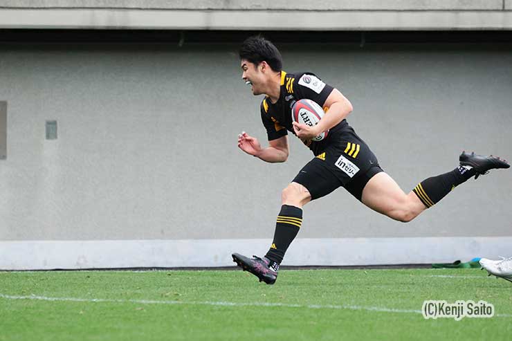 前半28分の森谷のトライ