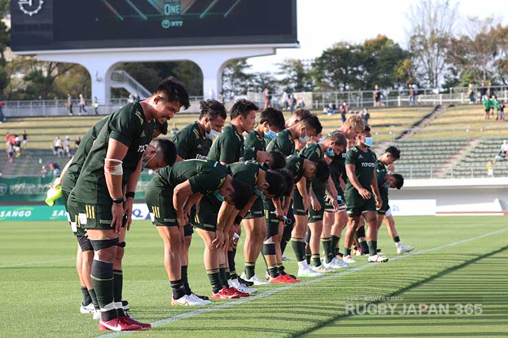 試合後、ファンからは温かい声援が送られた