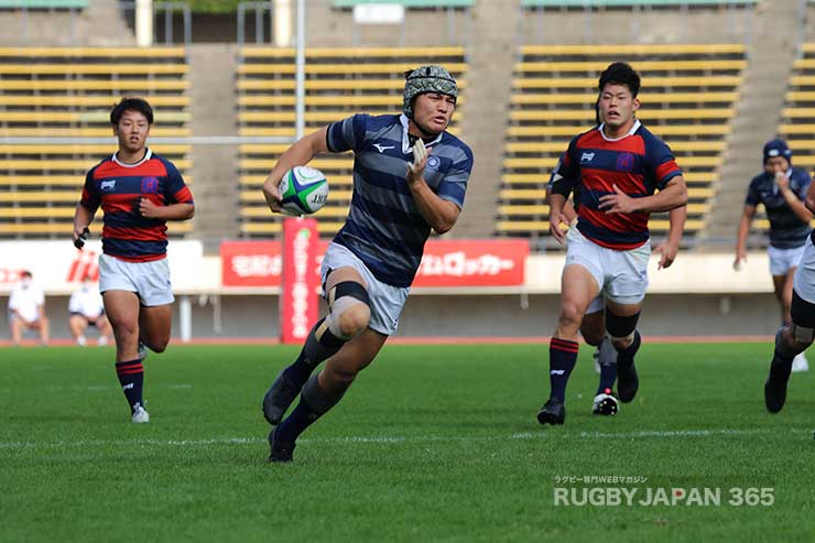 和田の先制トライを皮切りに同志社が4トライで前半をリード