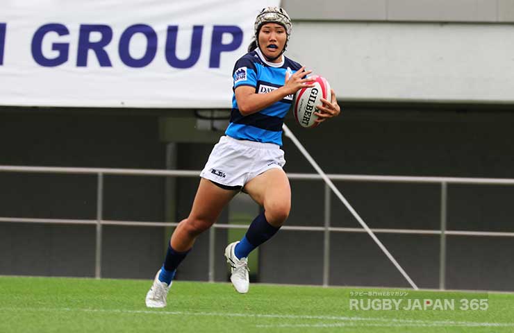 前半終了間際、人羅美帆にもトライがうまれ19-0と日体大がリードして前半を終えた